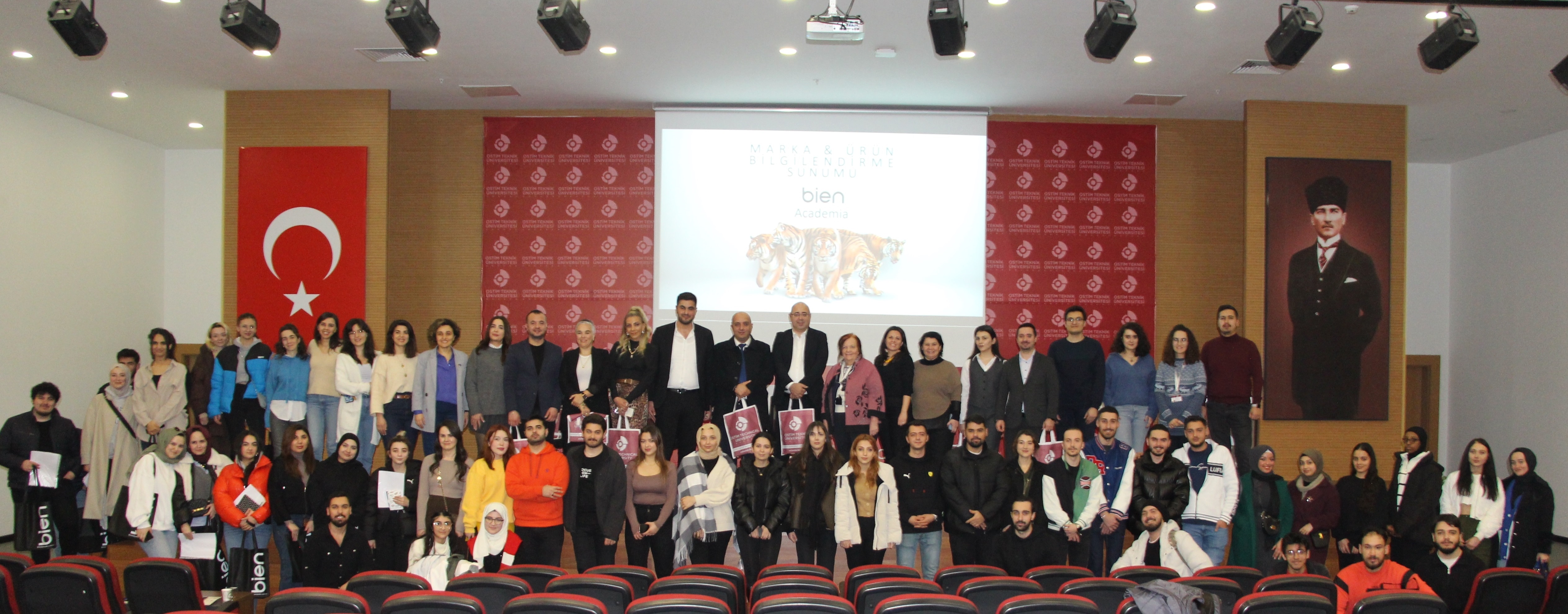 Bien Üniversite Öğrencileriyle Buluştu